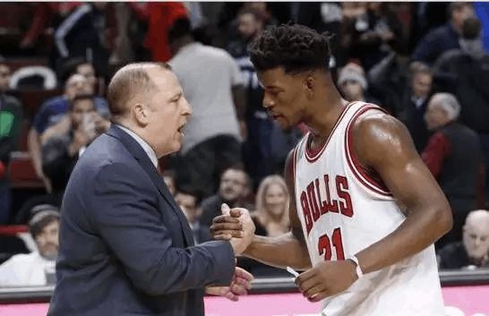 活塞虽试图 活塞虽试图